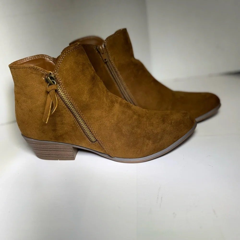 Women’s Espirit Tylin Brown Suede Ankle Boots with Side Zip